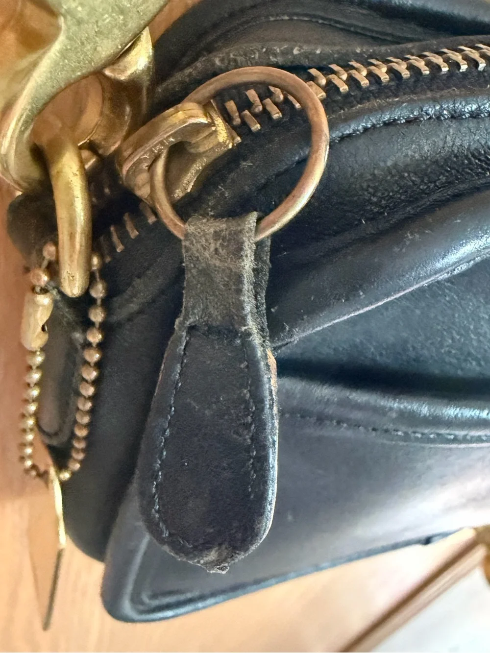Authentic Vintage Coach 9925 Carnival Black Leather Crossbody Bag Gold Hardwear